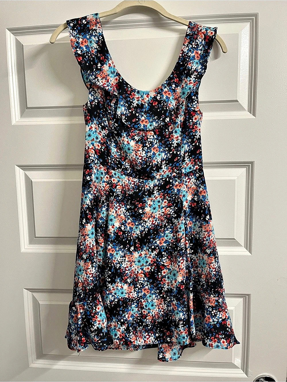 Aqua Floral Mini Dress in Black & Blue Size Small NWT